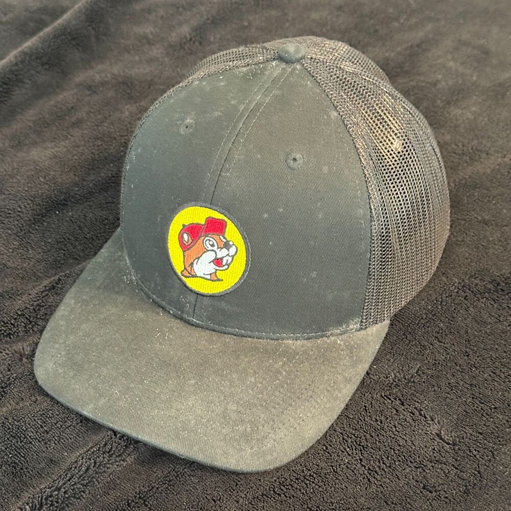 Buc-ee’s Black Trucker Hat Mesh Snapback